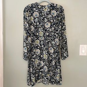 Super cute floral dress.
